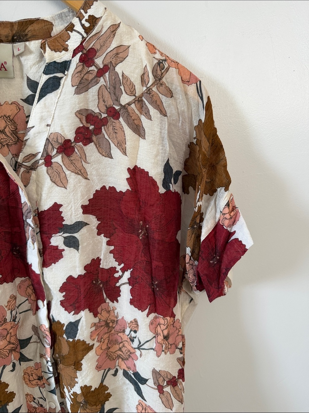 Women's White Floral Button-Up Top with Red & Brown Blooms - Picture 6 of 7